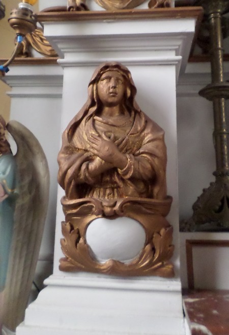 Bousignies sur Roc: église, maître autel, détail.