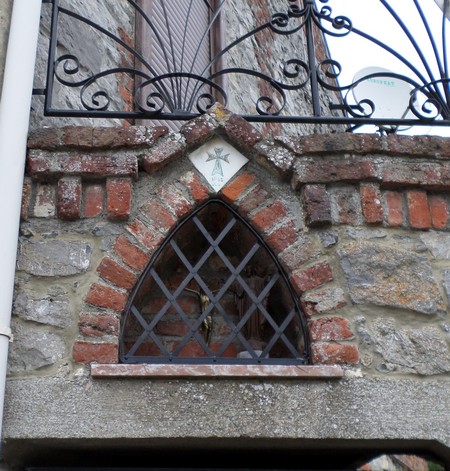 Bousignies sur Roc: niche