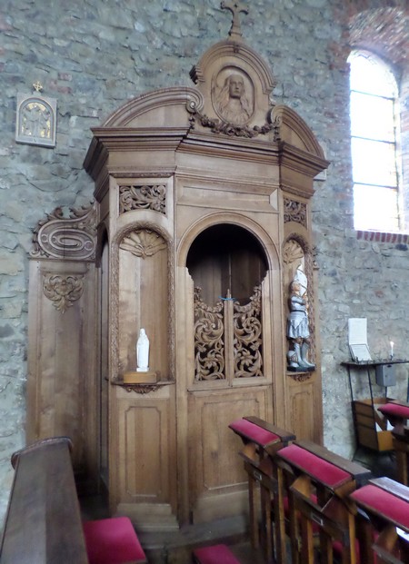 Eglise St Marcel à Boussières sur Sambre, confessionnal