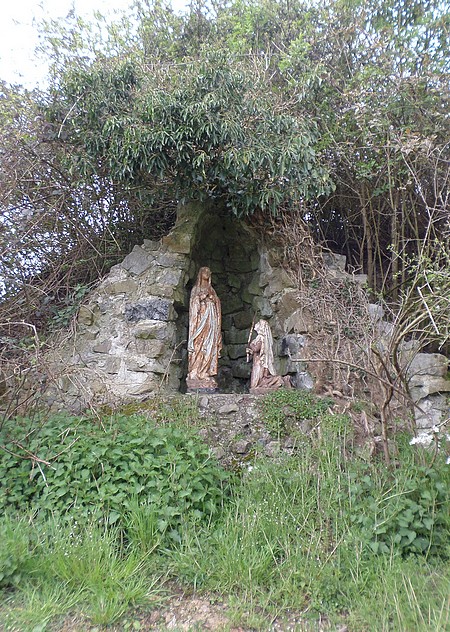 Grotte de Lourdes à Boussières sur-Sambre.