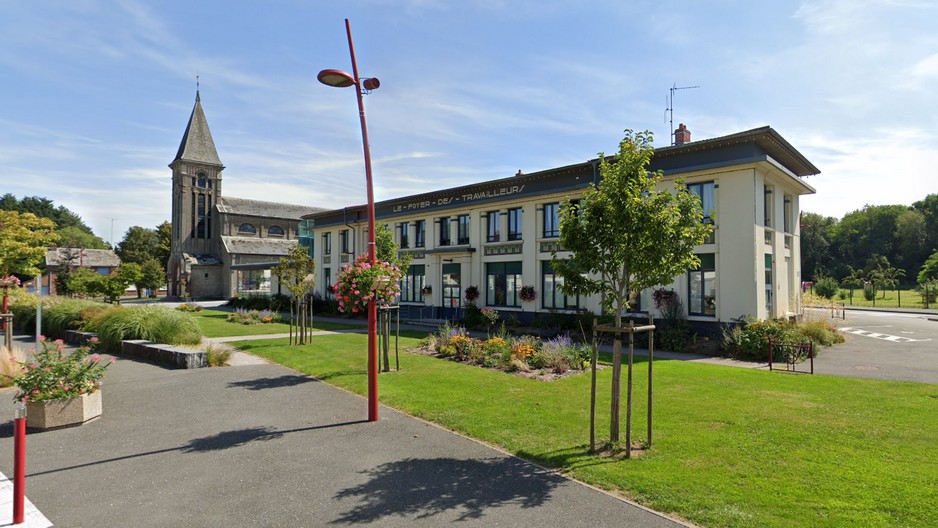 La place de Boussois, l'église et le foyer des travailleurs.