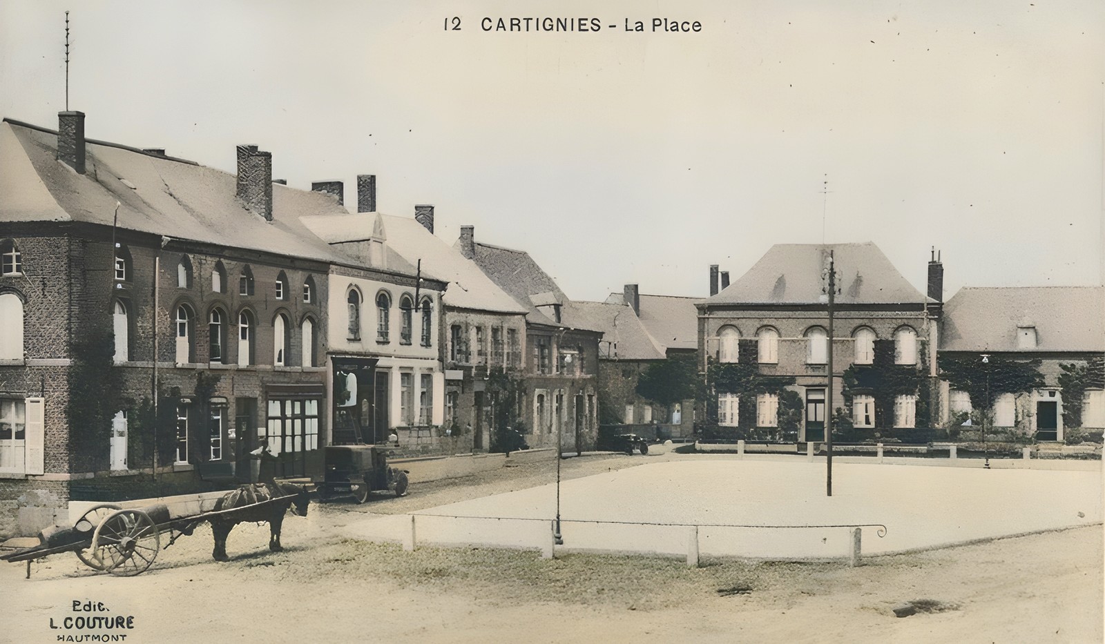 Place et kiosque de Cartignies