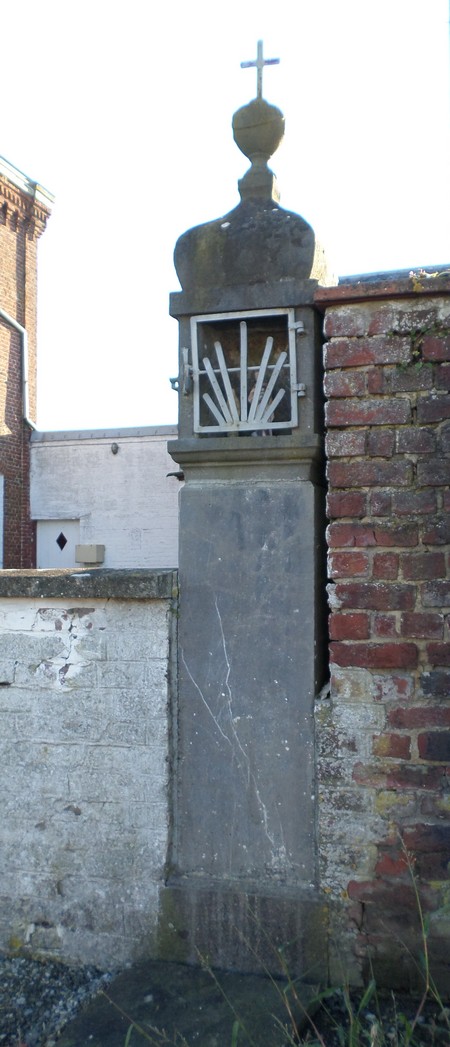 Oratoire rebâti en 1970 à Cartignies.