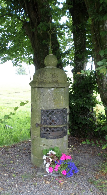 Oratoire de 1776 à Cartignies.