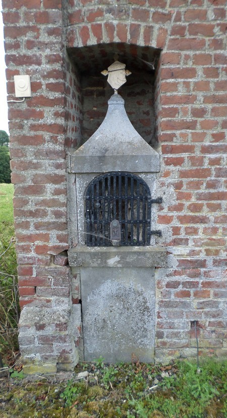 Oratoire situé Route de Beaurepaire à Cartignies.