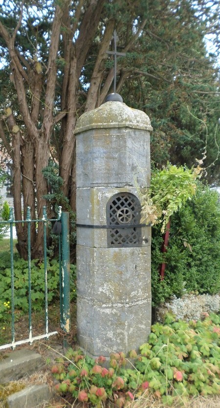 Oratoire de 1738 à Cartignies.