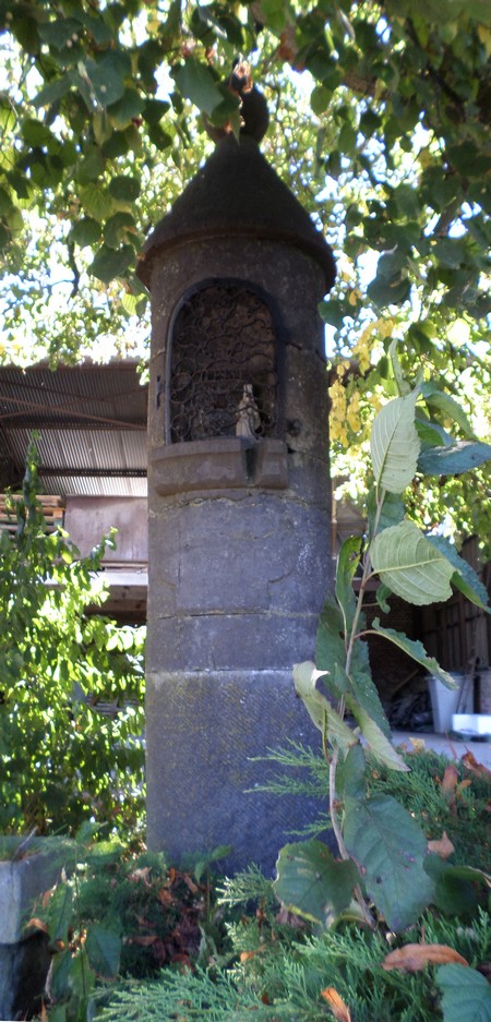 Oratoire de 1722 à Cartignies.