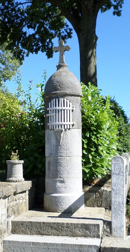 Oratoire édifié par la famille Leclercq - Desormeaux à Cartignies.