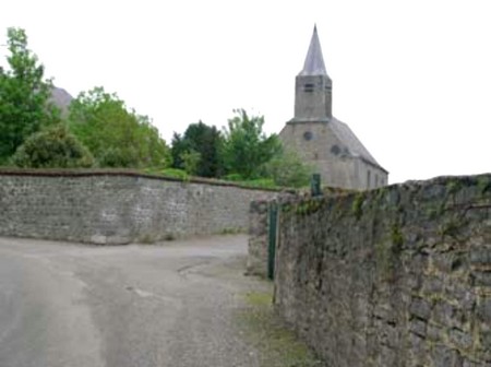 Les murets carractérisqtiques de Cerfontaine