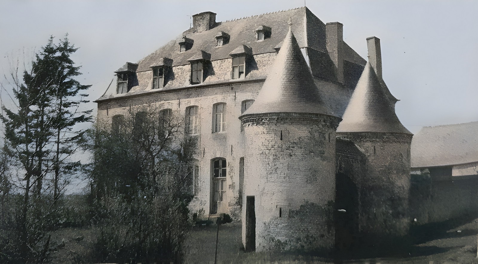 Le Château Maillard à Eppe Sauvage, carte postale