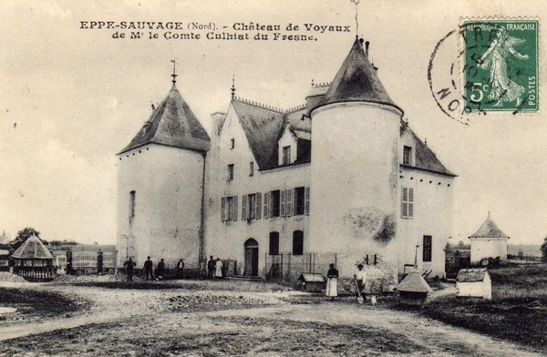 Le Château Voyaux à Eppe Sauvage