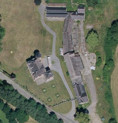 Le Château Voyaux à Eppe Sauvage, vue satellite