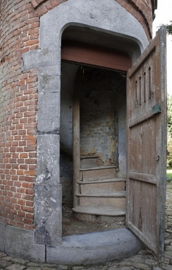 Demeure du baron de l'Epine à Gommegnies. Escalier