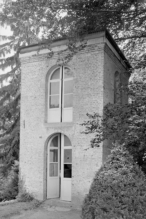 Tour Sud du château de Gussignies.