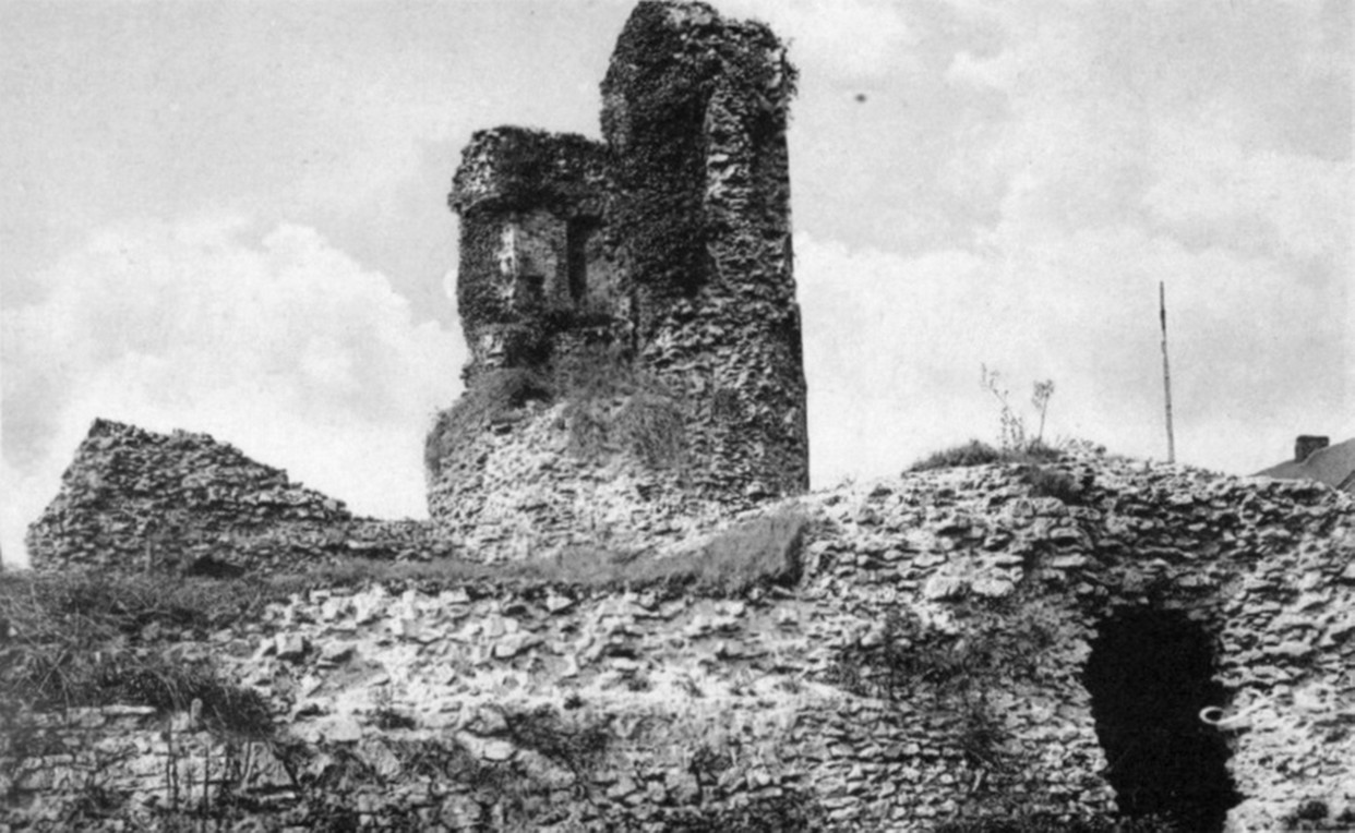 Carte postale des ruines du château de Jeumont.