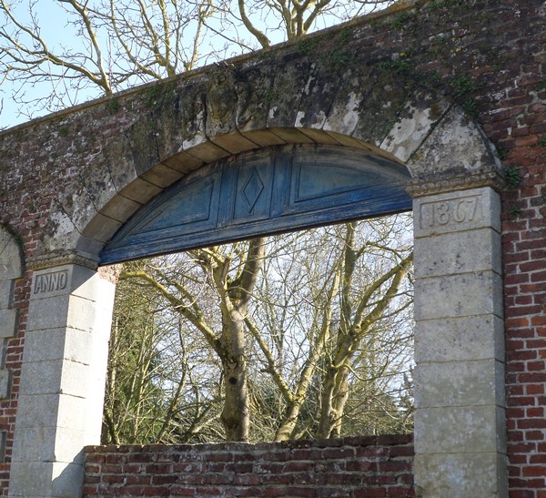 Le château de Jolimetz, le porche