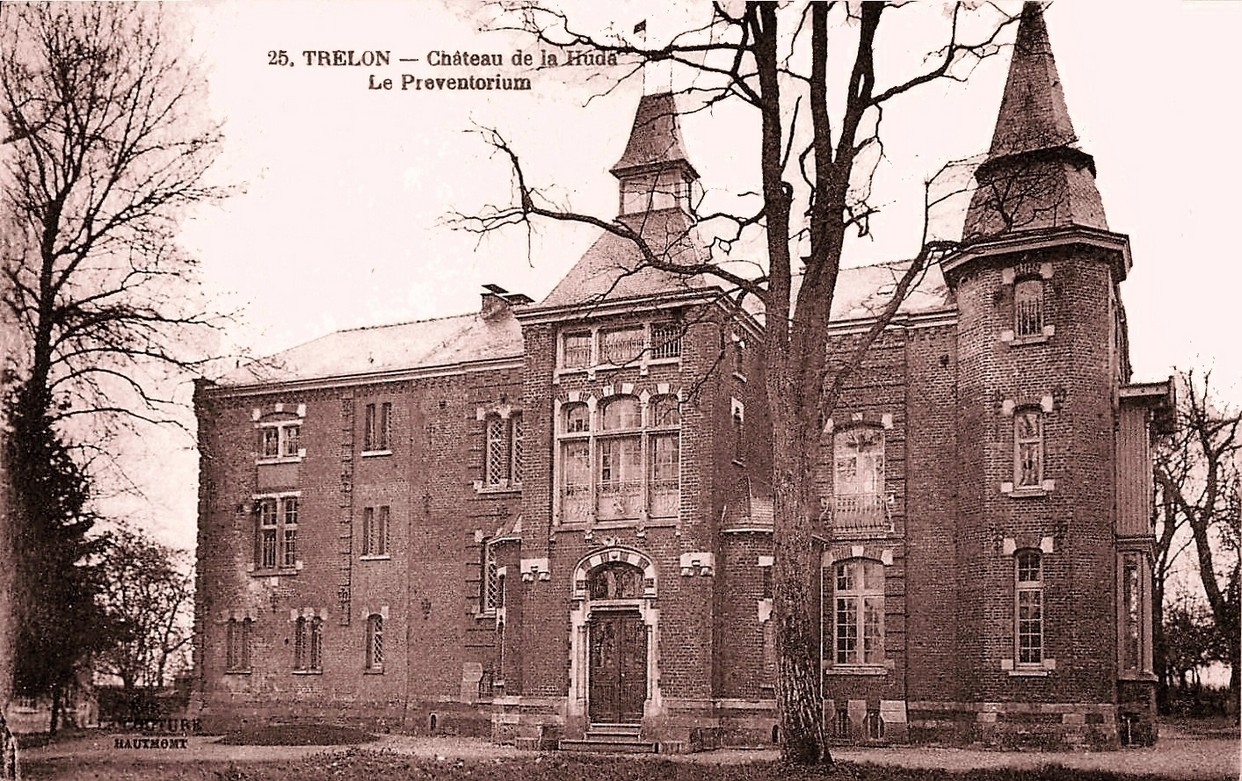 Château de la Huda à Trélon, carte postale anienne.