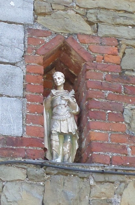 Niche située près de l'église de Choisies