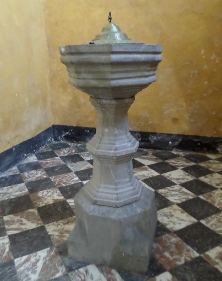 Eglise de Clairfayts, fonts baptismaux.