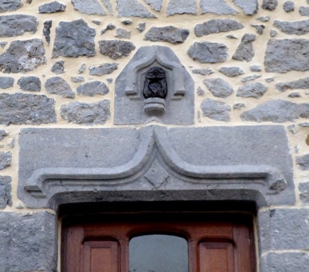 linteau en accolade à Colleret