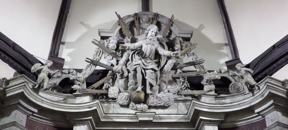 Eglise de Cousolre, haut du retable.