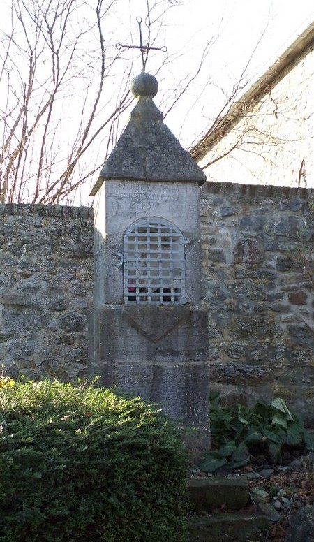 Oratoire à Damousies.