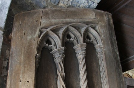 Détail de la porte d'entrée, église de  Dimont