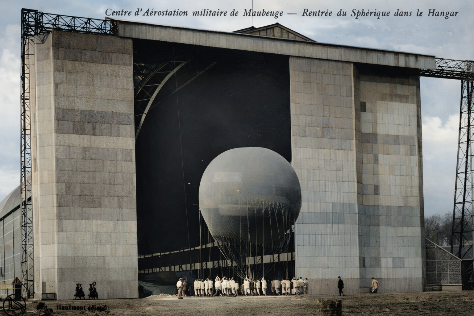 Le dirigeable à Maubeuge