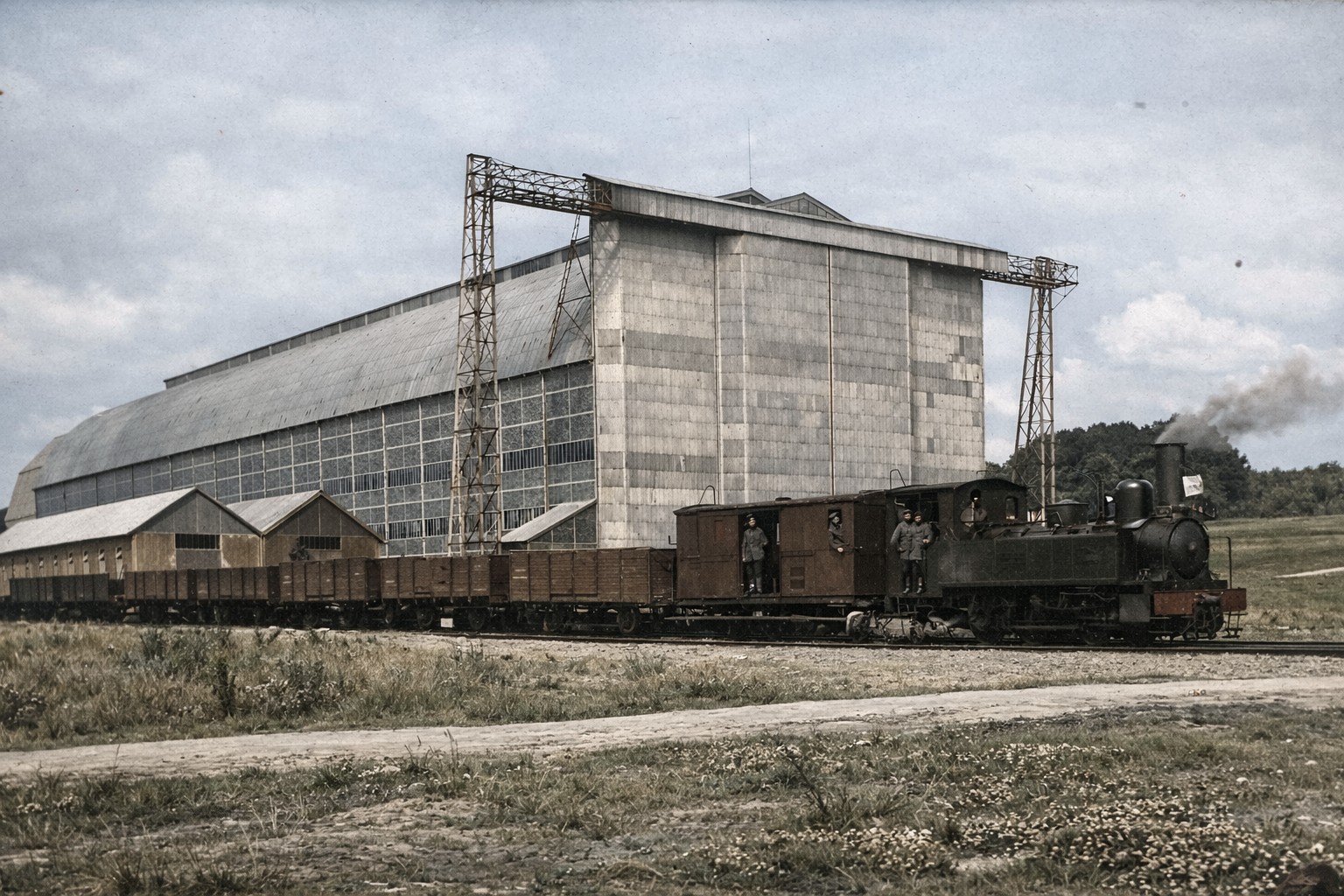 Le dirigeable à Maubeuge