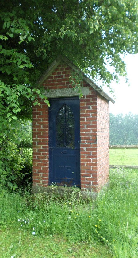 Chapelle à Dompierre sur Helpe.