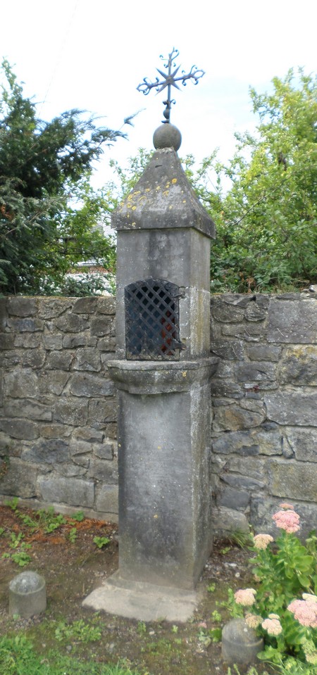 Oratoire à Dompierre sur Helpe.