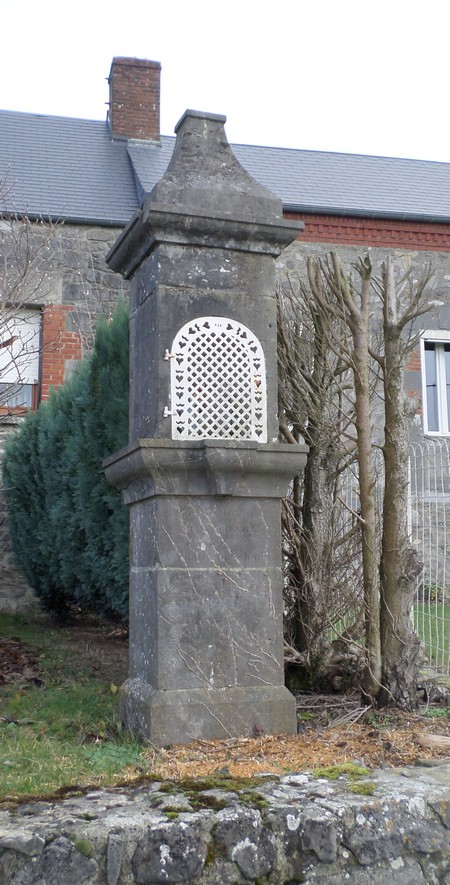 Oratoire à Dompierre sur Helpe.