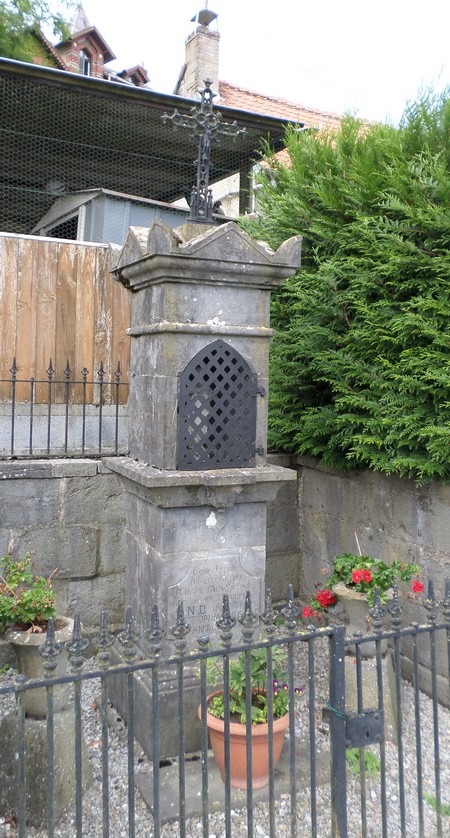 Oratoire à Dompierre sur Helpe.