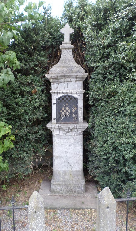 Oratoire à Dompierre sur Helpe.