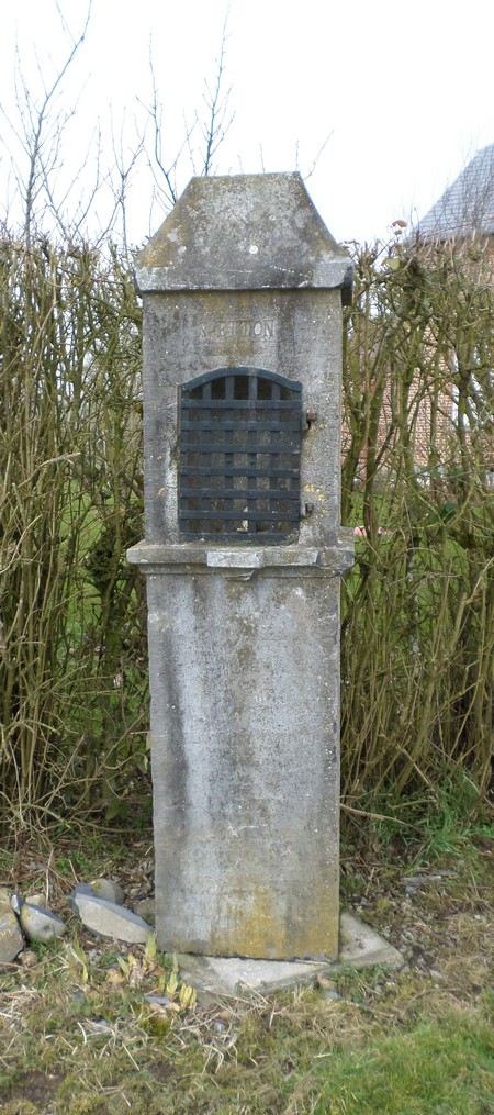 Oratoire à Dompierre sur Helpe.