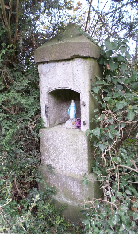 Oratoire à Dompierre sur Helpe.