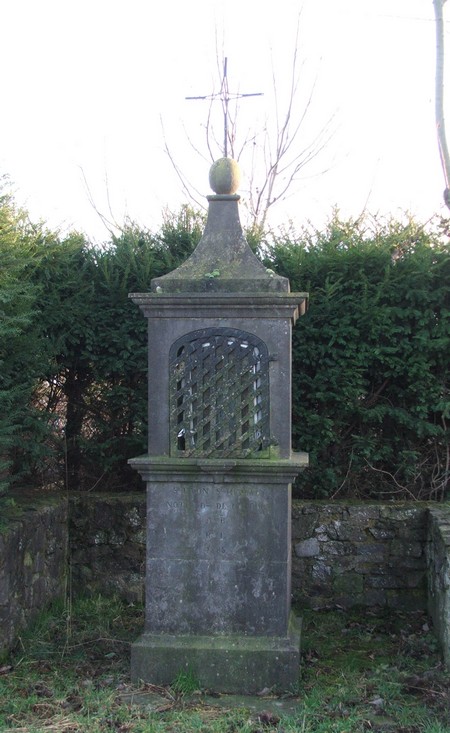Oratoire à Dompierre sur Helpe.