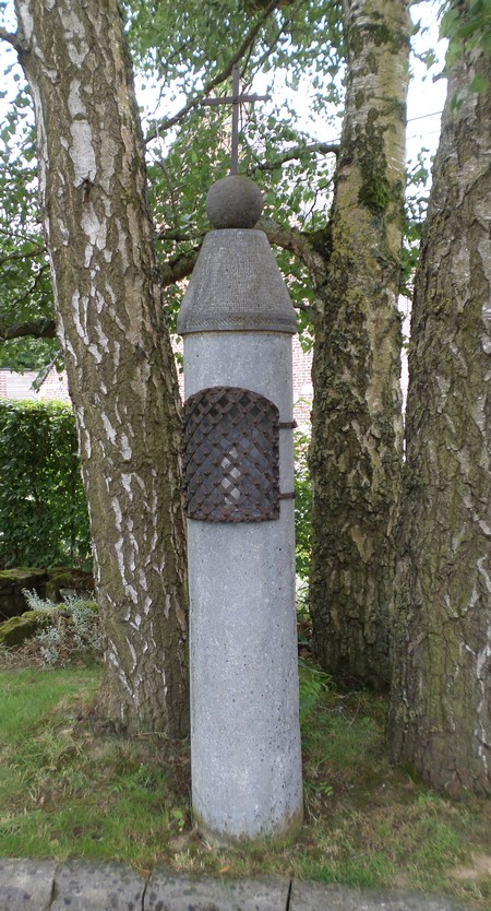 Oratoire à Dompierre sur Helpe.