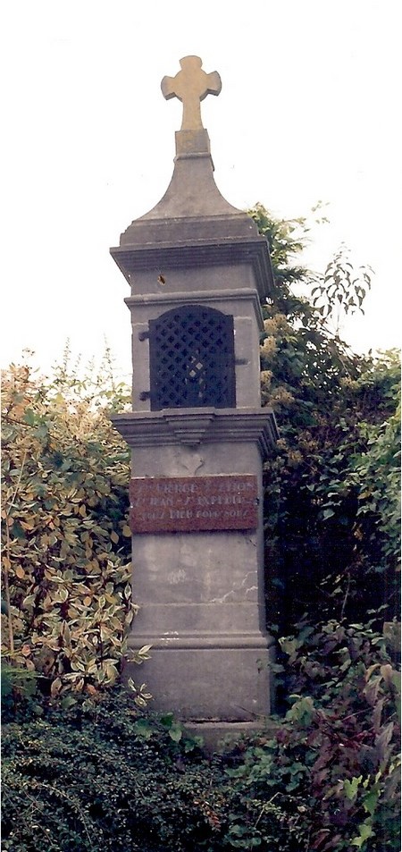 Oratoire à Dompierre sur Helpe.