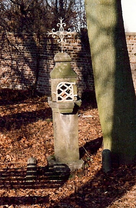 Oratoire à Dompierre sur Helpe.