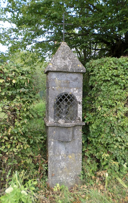 Oratoire à Dompierre sur Helpe.