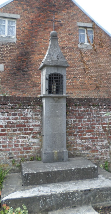 Oratoire à Dompierre sur Helpe.