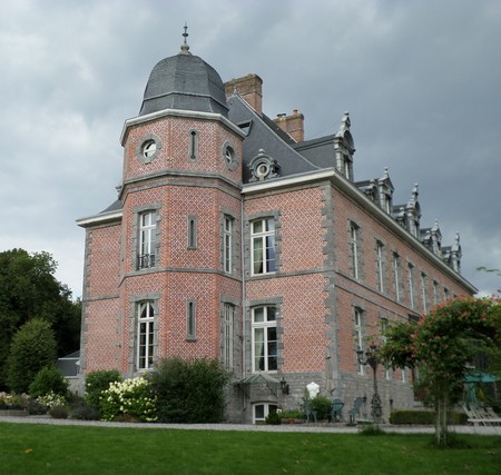 L'aile Ouest du château de Dourlers.
