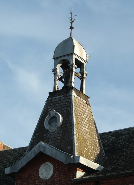 Le clocheton de la mairie.