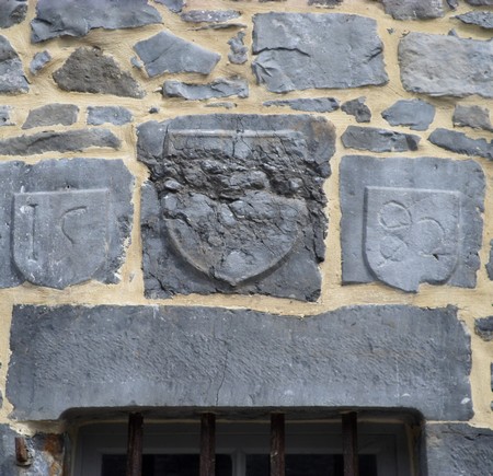 Eglise St Etienne d'Eclaibes. blason.