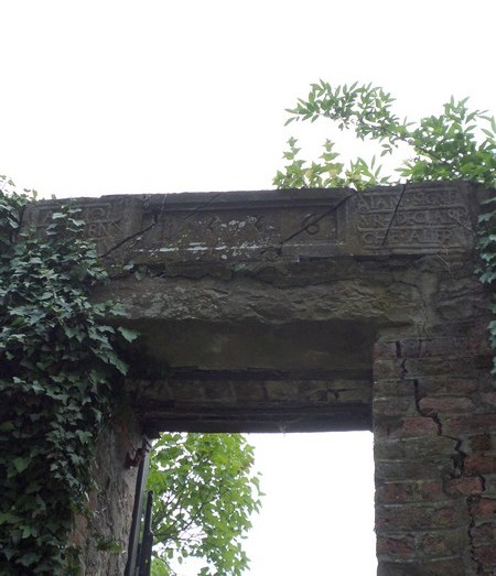 Le château d'Eclaibes.