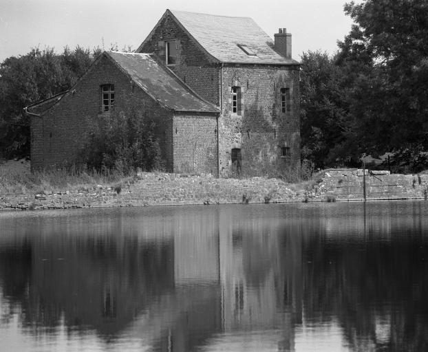 Petit moulin à Eclaibes