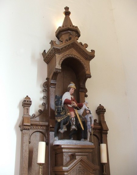 Autel dans l'église d'Ecuelin