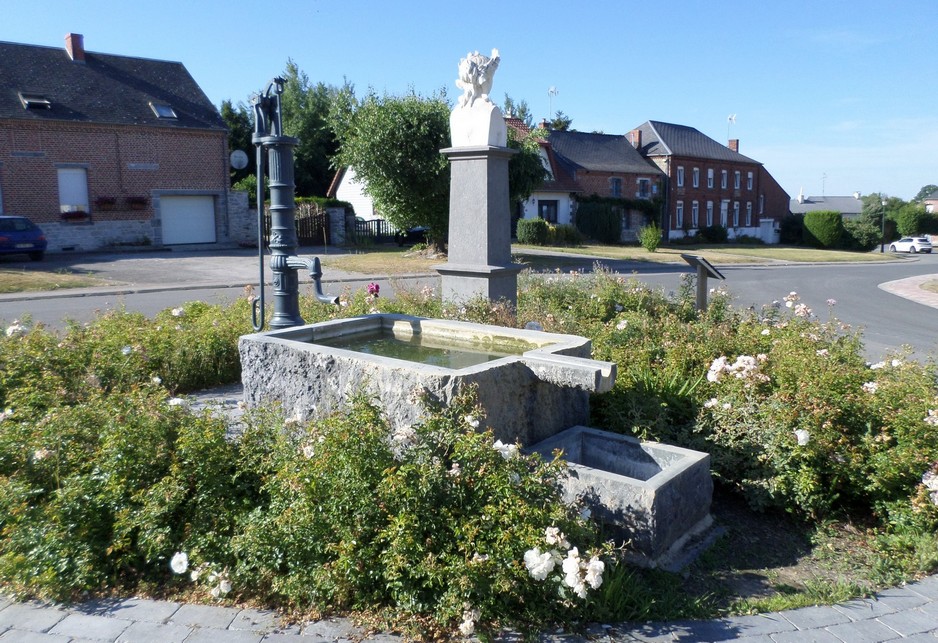 Ecuélin, La fontaine