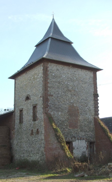 Pigeonnier du chateau d'Ecuélin